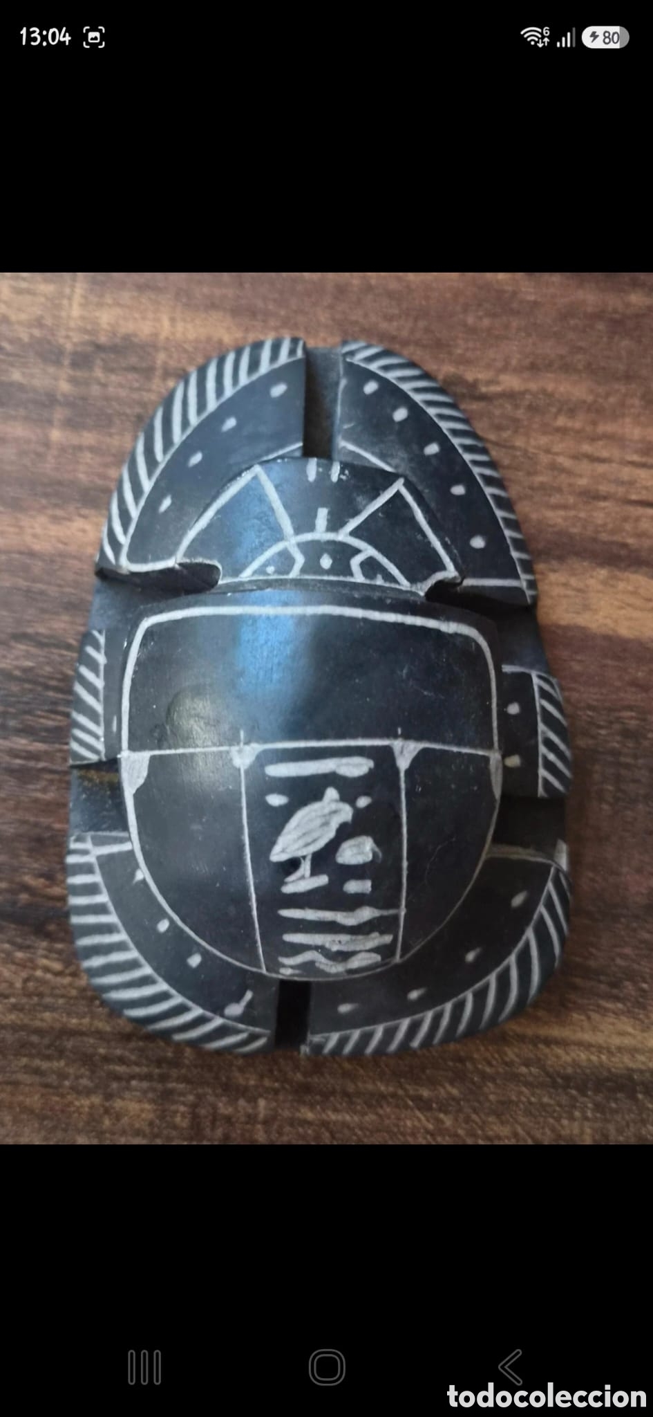Arte: Escarabajo Sagrado Egipcio Tallado en Piedra Negra con Jerogl&iacute;ficos - Amuleto / Decoraci&oacute;n