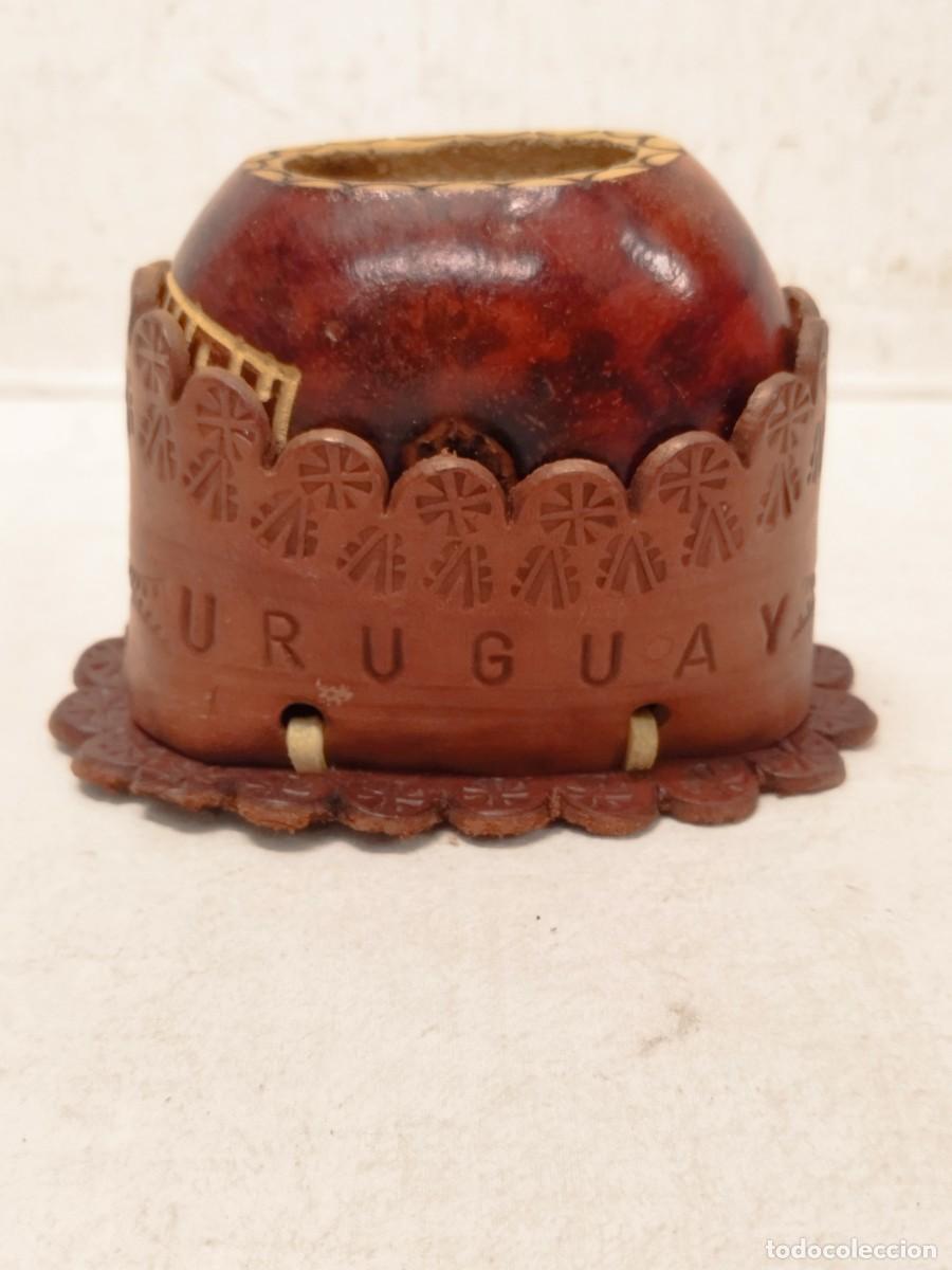 Arte: Antiguo Mate con base de cuero de Uruguay.