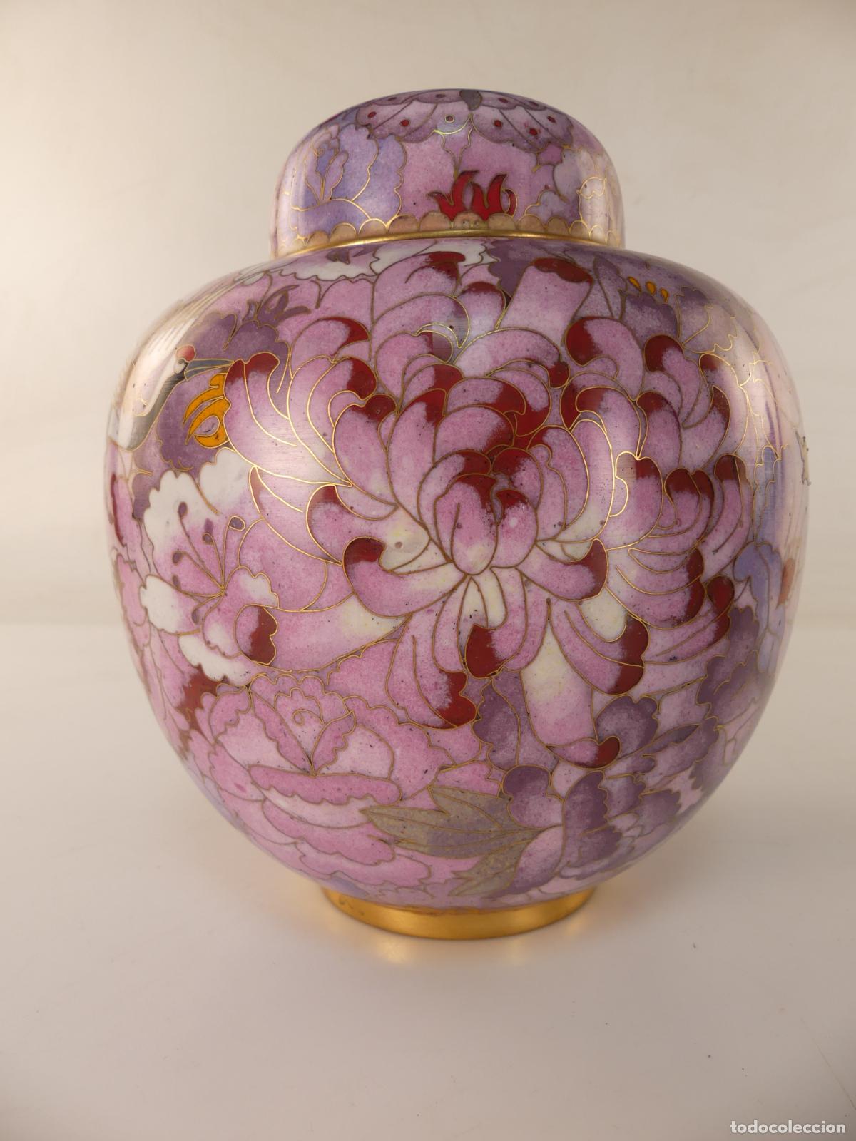 Kunst: URNA O SIMILAR DE METAL Y ESMALTE CLOISONNE