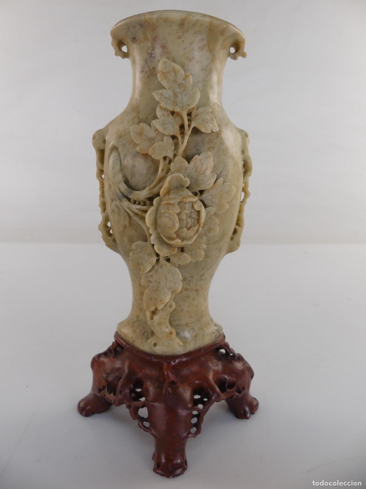 Kunst: FLORERO TALLA DE PIEDRA DE JABON