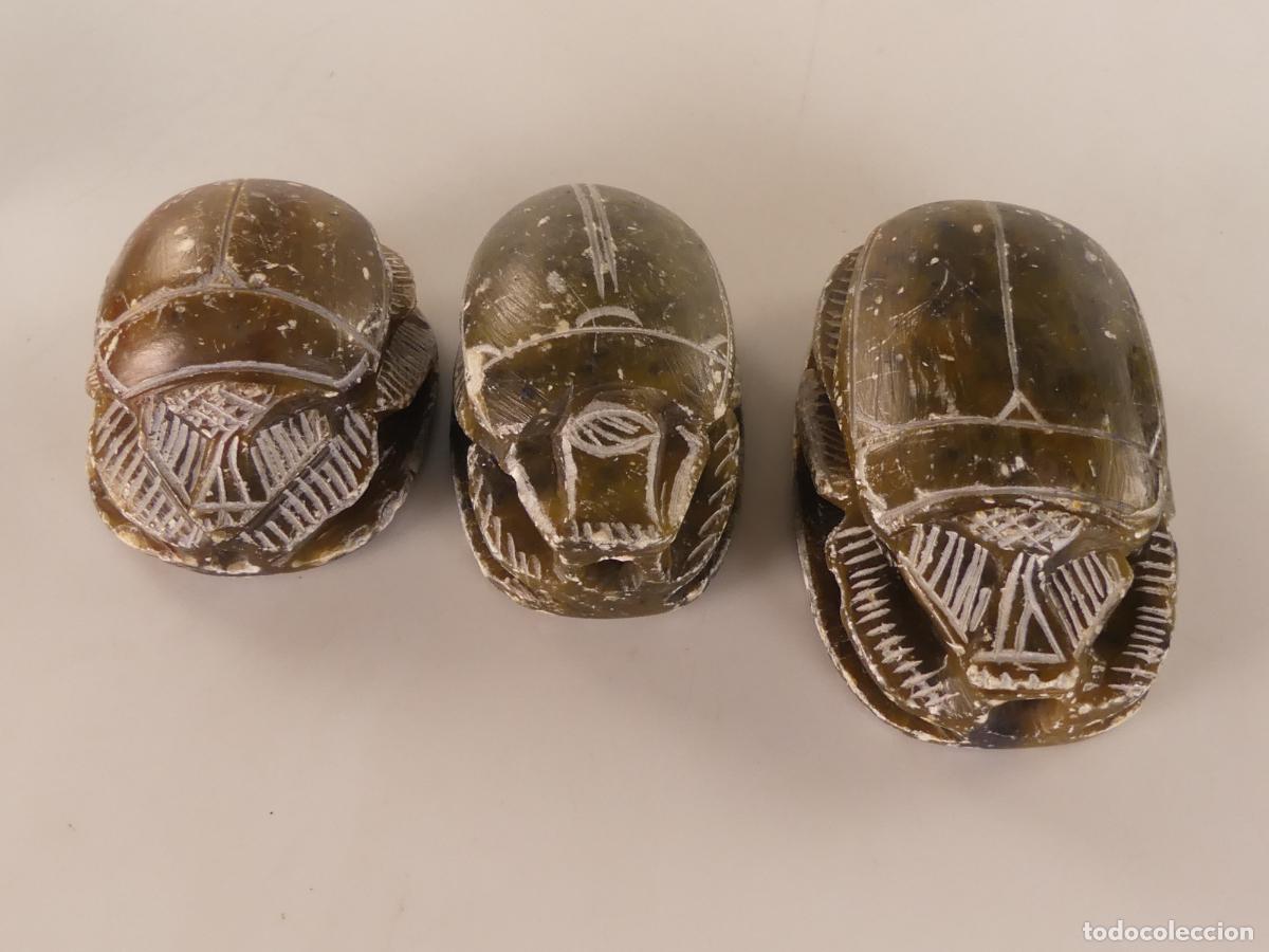 Kunst: LOTE DE 3 FIGURAS DE ESCARABAJOS EGIPCIOS EGYPTO