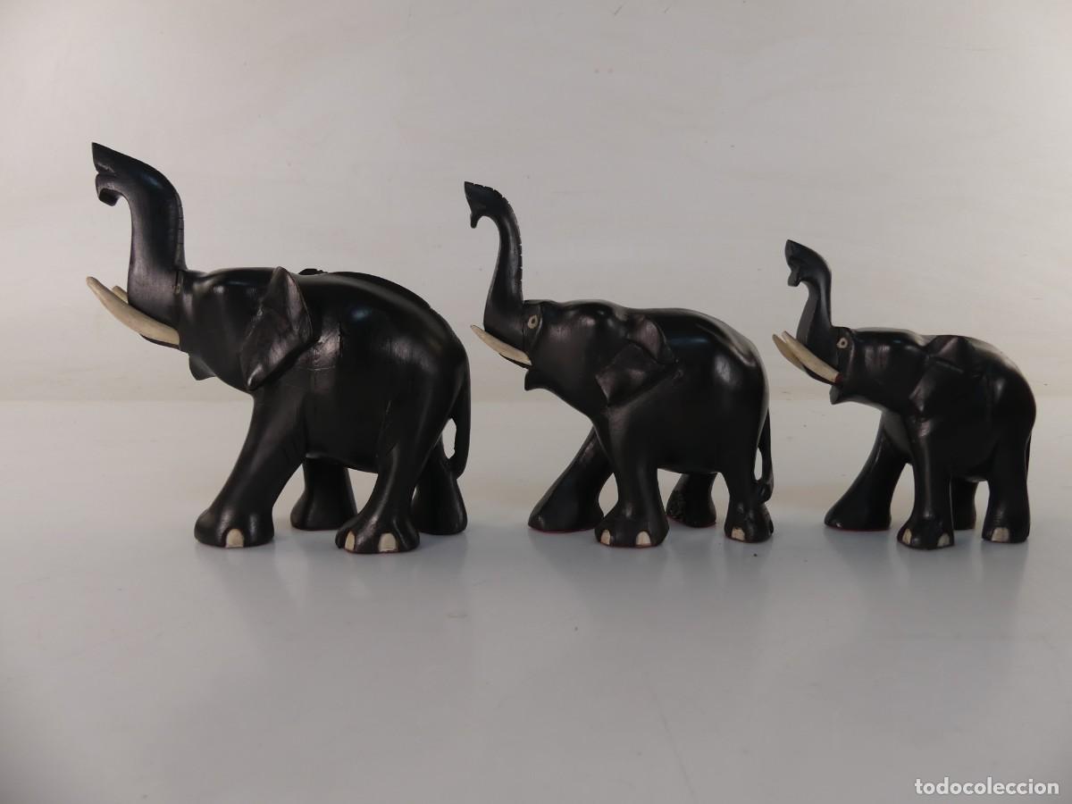 Art: JUEGO DE 3 FIGURAS DE ELEFANTES TALLAS DE MADERA