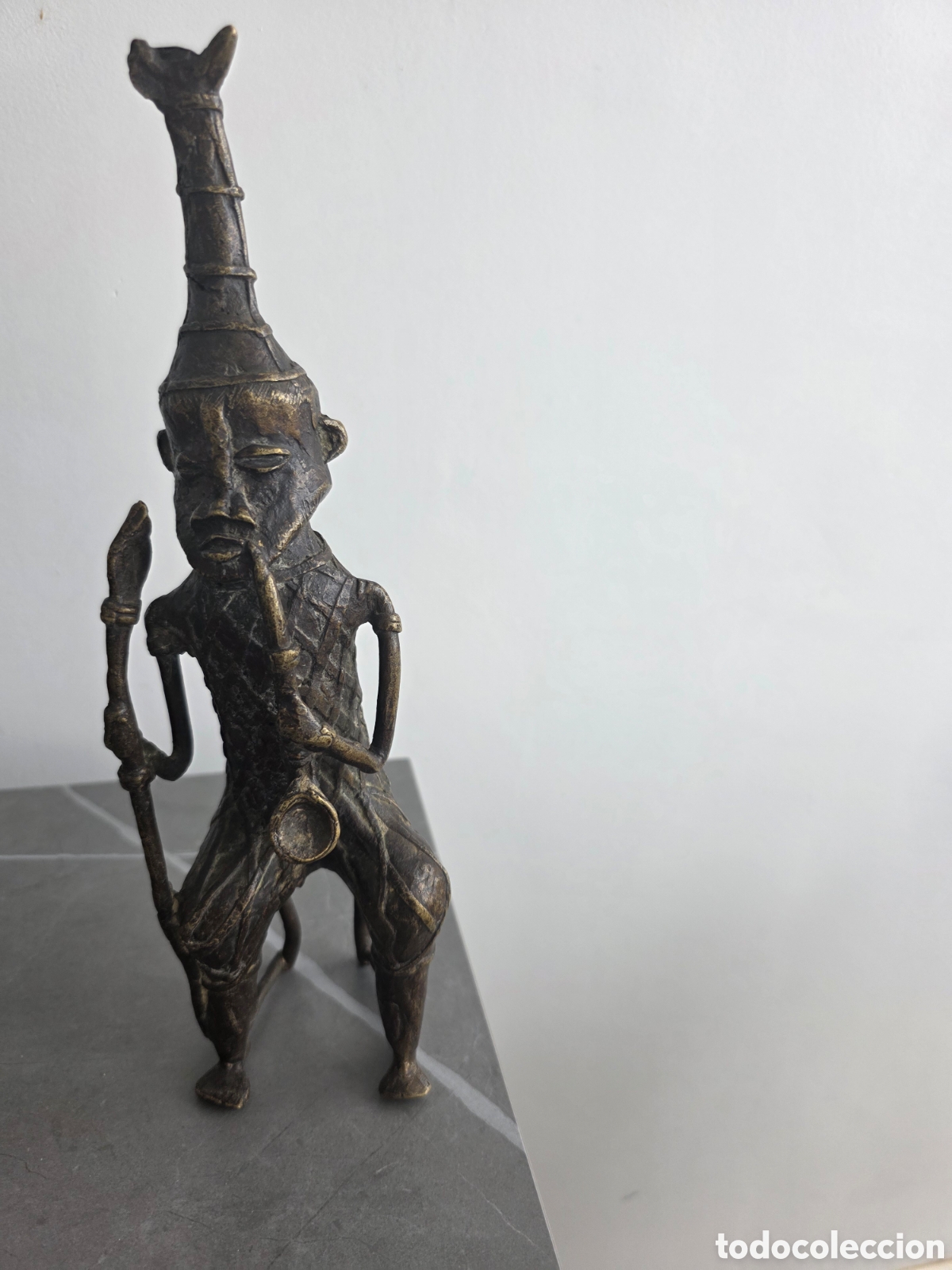 Arte: Figura bronce guerrero africano