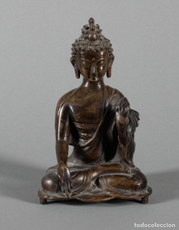 Arte: Estatuilla de Buda con p&aacute;tina marr&oacute;n siglo XIX