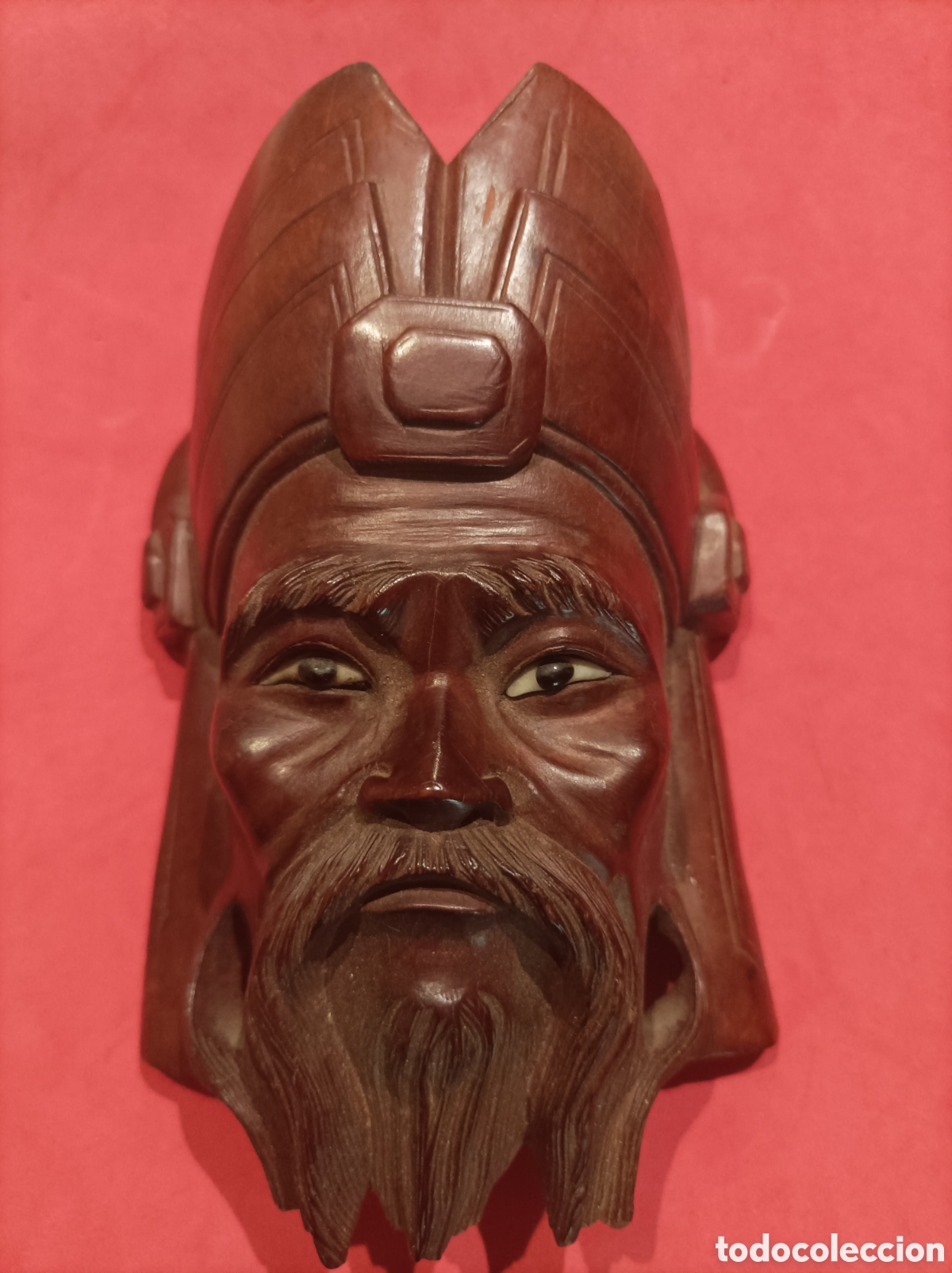Arte: M&agrave;scara oriental en madera ojos cristal