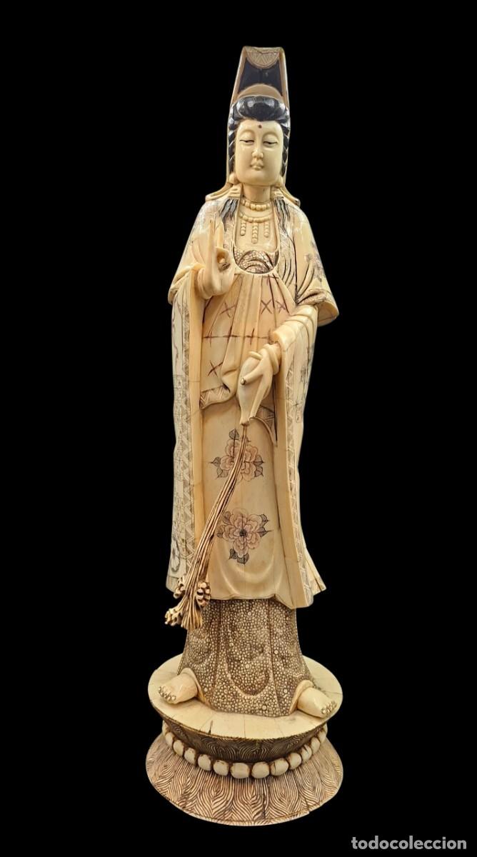 Arte: Gran figura oriental esculpida de Guanyin o Kuan Yin en hueso tallado