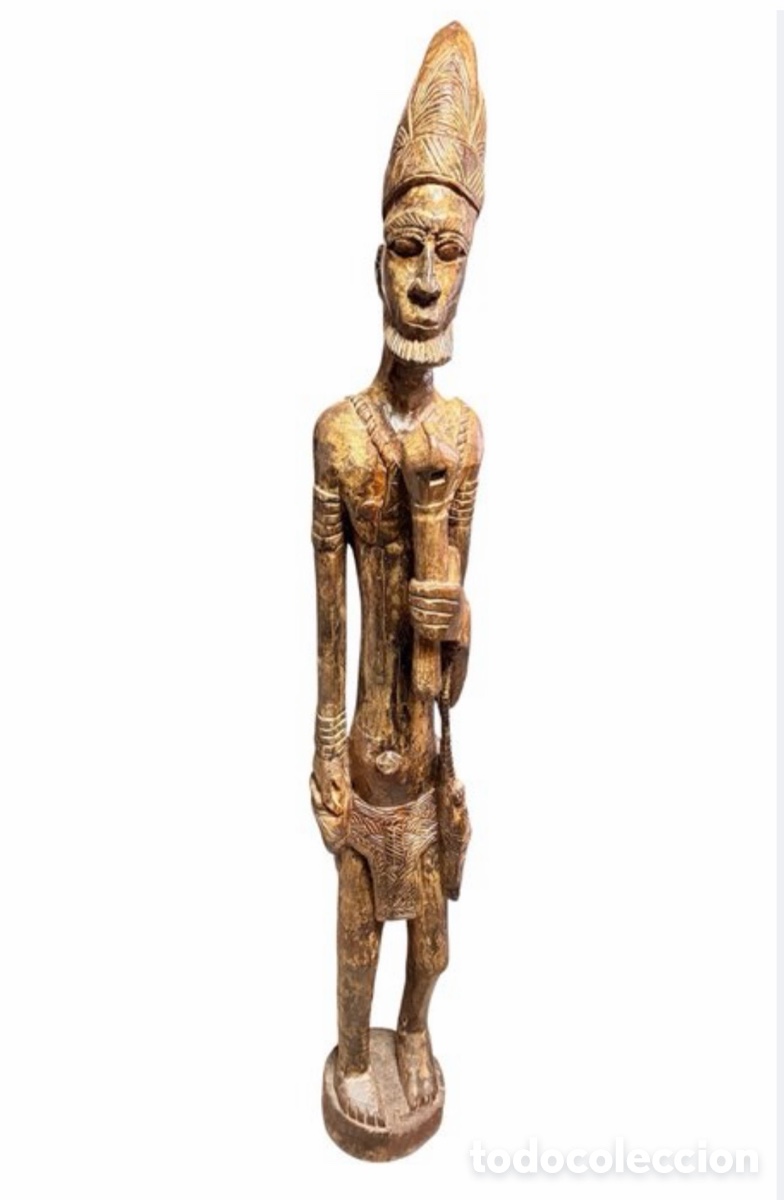 Arte: Gran Figura de Antepasado Dog&oacute;n Madera Tallada de Mediados siglo XX. 138 cm