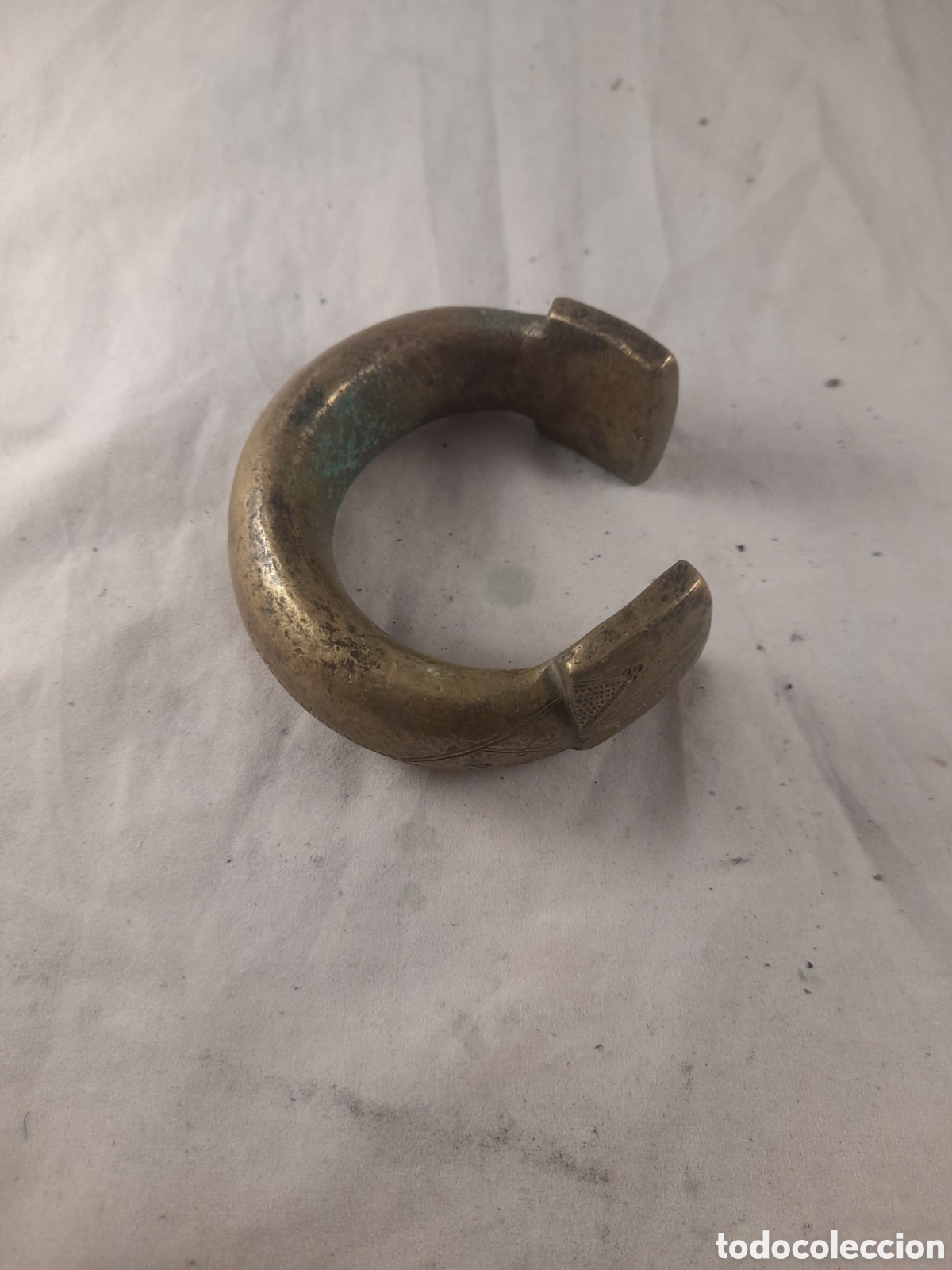 Arte: Brazalete de bronce. Arte africano