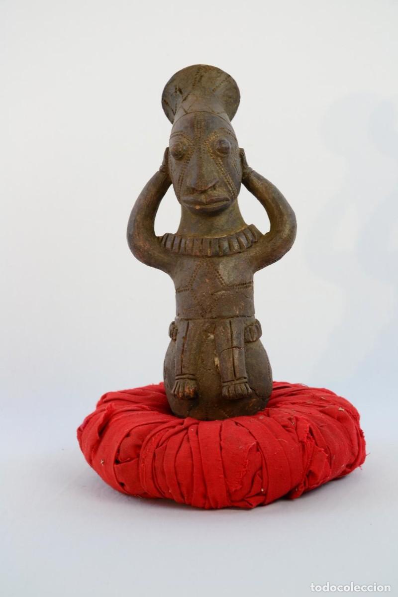 Arte: Vasija antropomorfa Mangbetu en terracota &ndash; Rep&uacute;blica Democr&aacute;tica del Congo, siglo XX