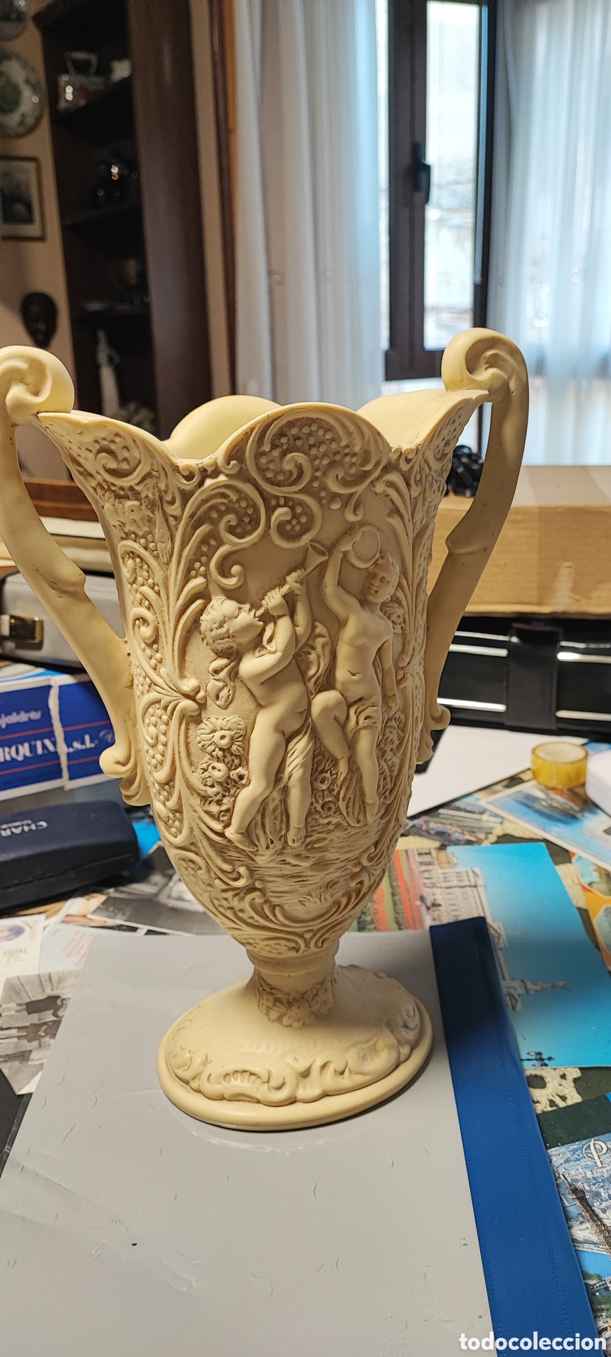 Arte: Jarr&oacute;n vintage decorativo estilo cl&aacute;sico, resina pesada efecto marfil