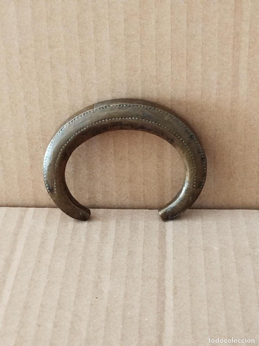 Arte: ARTE ETNICO AFRICANO.BRAZALETE MONEDA INTERCAMBIO TEKE.CONGO. &Aacute;FRICA.