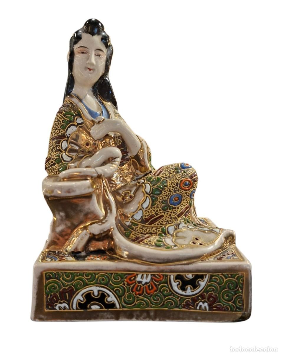 Arte: Figura de geisha en porcelana japonesa Satsuma