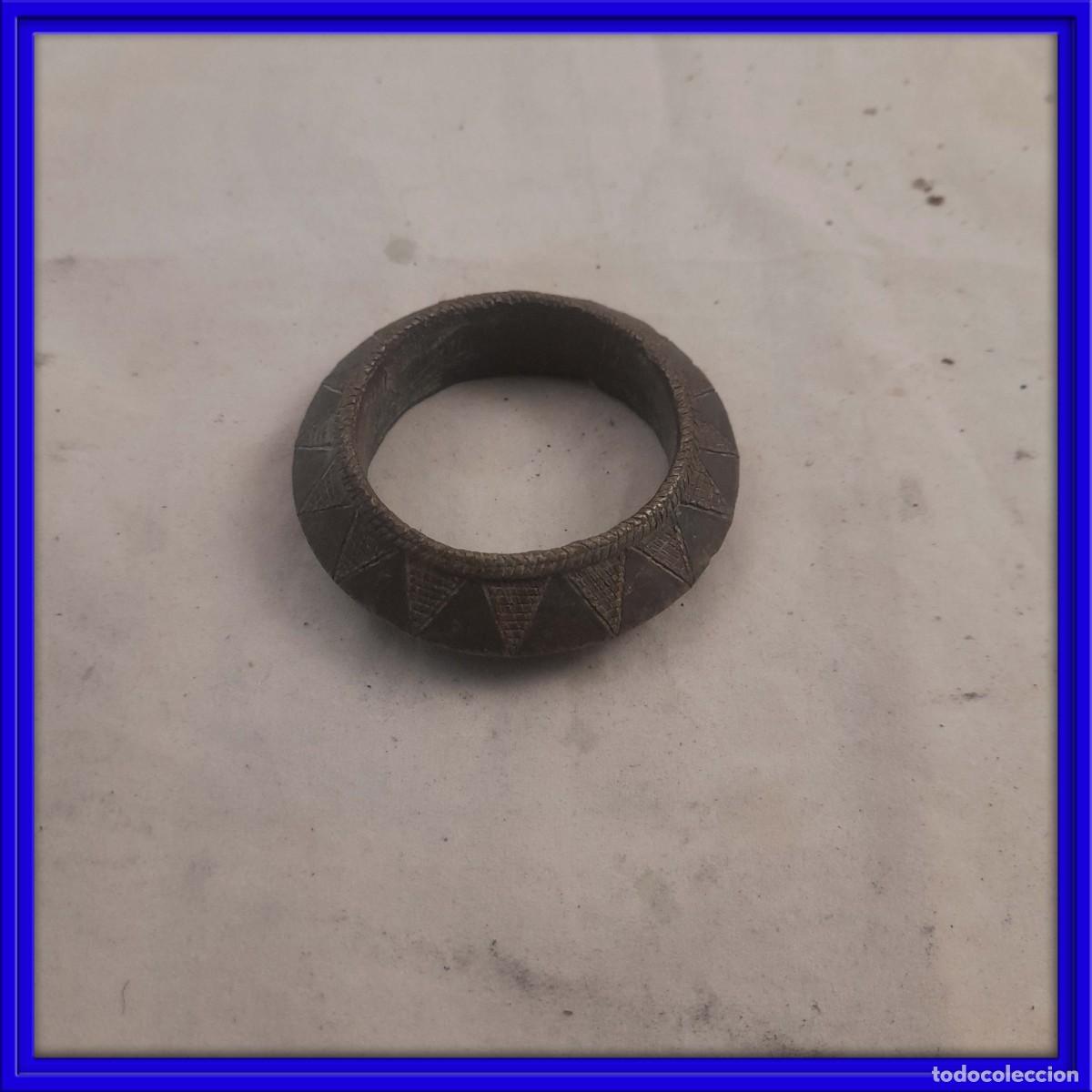 Arte: BRAZALETE O PULSERA DE BRONCE DE UNA ETNIA AFRICANA