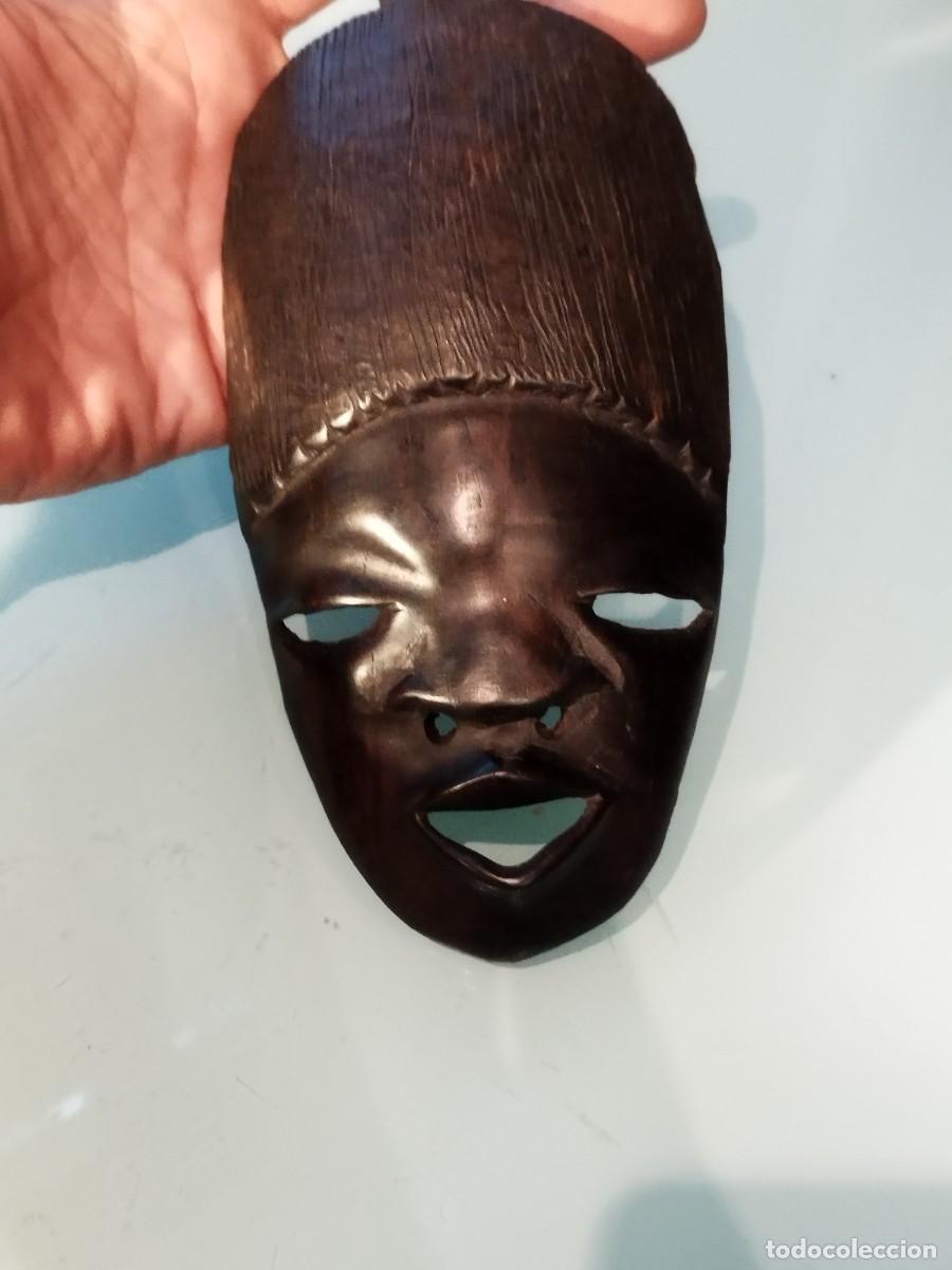 Arte: Antigua M&aacute;scara Africana De Madera Tallada A Mano, Estilo &Eacute;bano - Vintage.