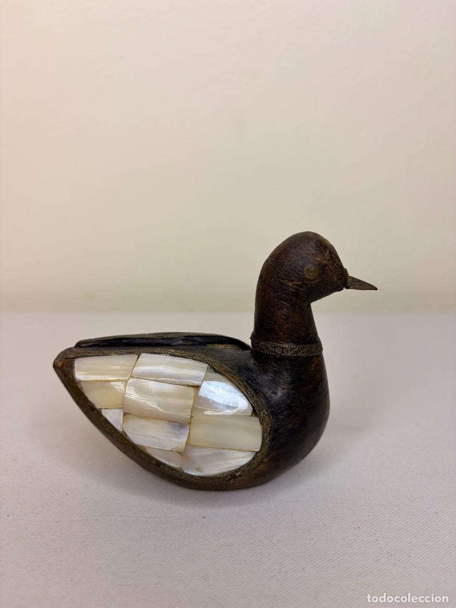 Arte: Pato Vintage Indio de Madera y N&aacute;car