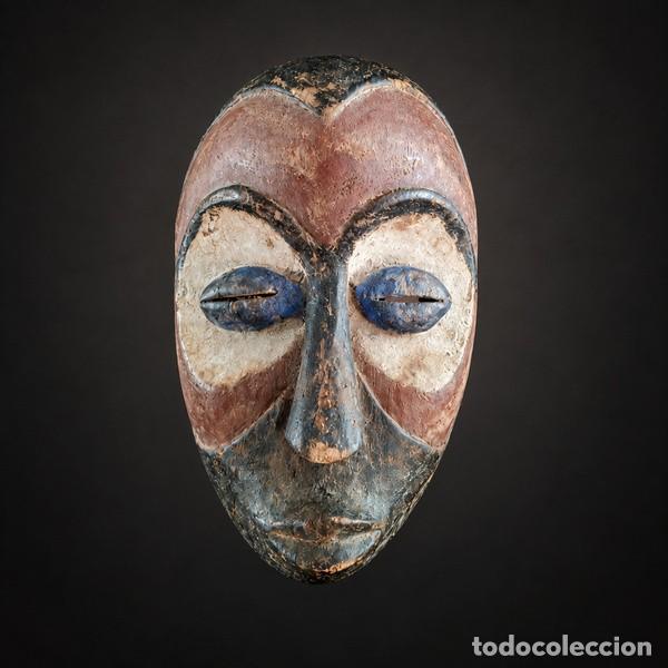 Arte: M&aacute;scara africana Lwena (Congo)