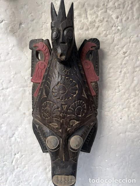 Arte: M&aacute;scara ritual y protectora tradicional originaria de la isla de Sumatra - Foto 1