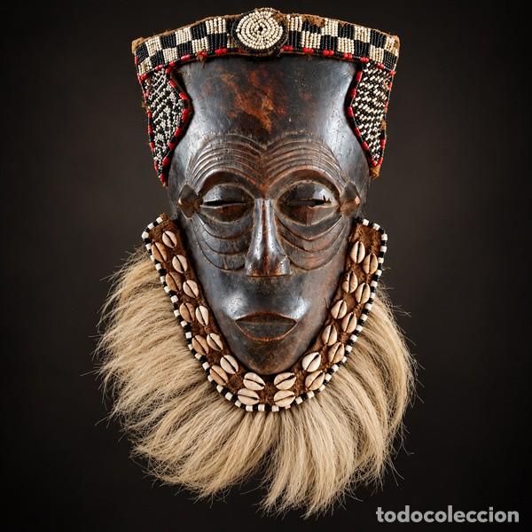 Arte: M&aacute;scara africana etnia Kuba (Congo)