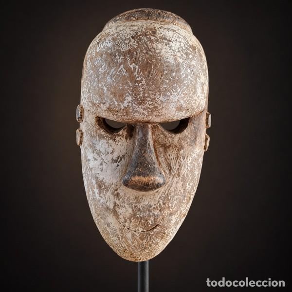Arte: M&aacute;scara africana Salampasu (Congo)
