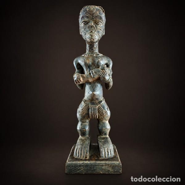 Art: Estatua etnia Lulua de gran tama&ntilde;o (Congo)