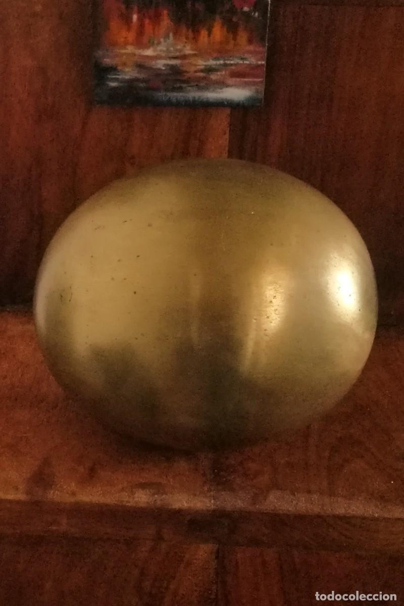 Arte: Huevo Dogon vintage &ndash; escultura africana de Mali en metal patinado &ndash; a&ntilde;os 1970-80