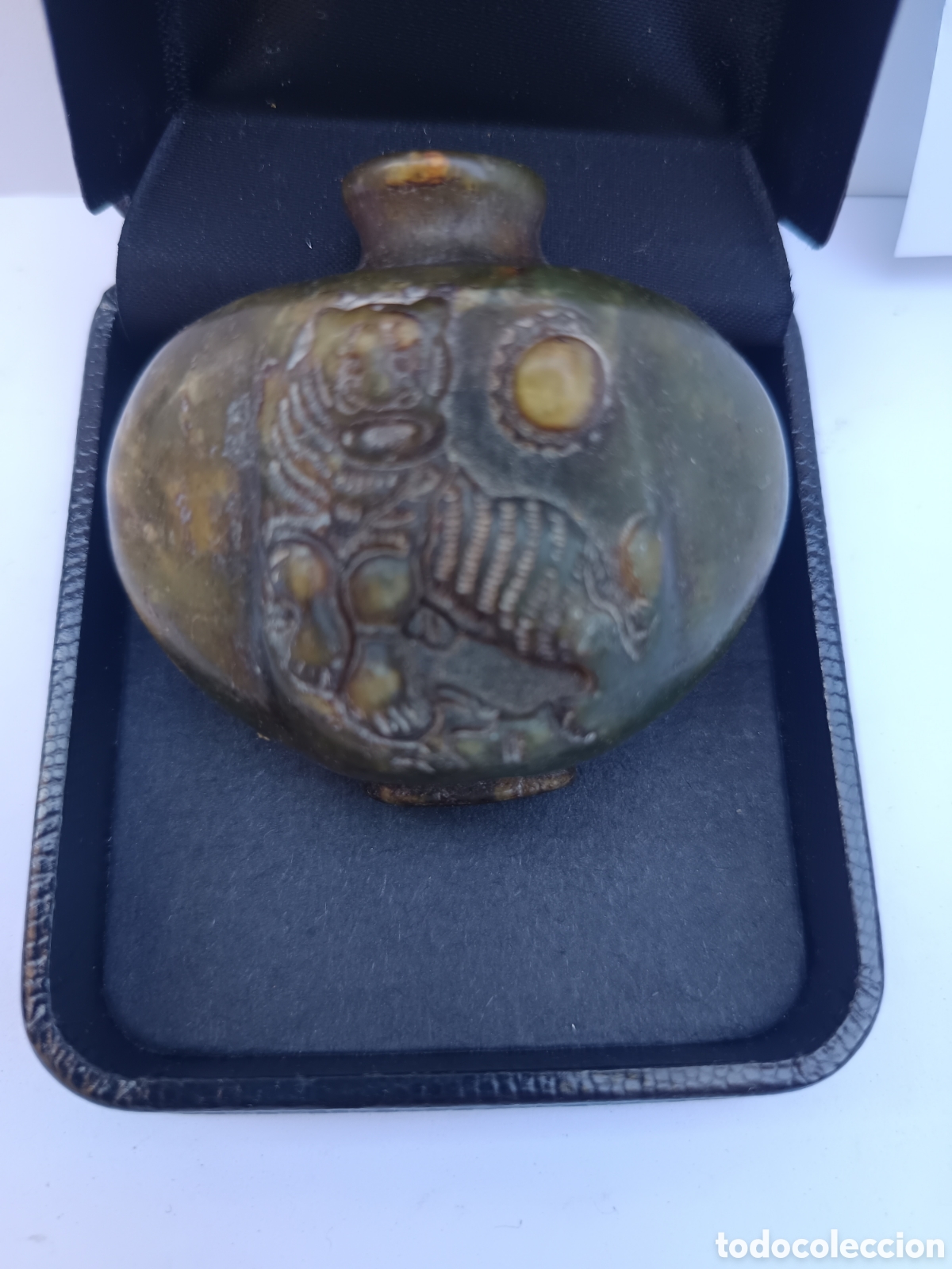 Arte: Botella snuff con tallado sobre jade antigua China