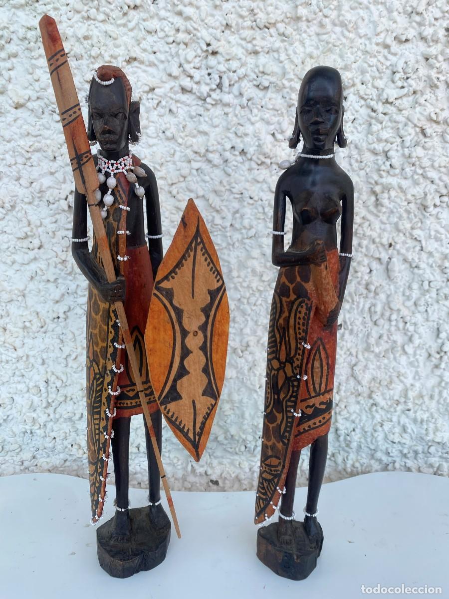 Arte: Pareja de figuras Mas&aacute;i de caoba talladas a mano &ndash; Kenia &ndash; 49 cm &ndash; Arte africano