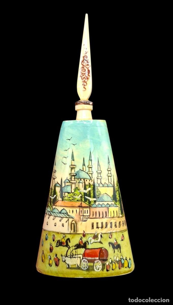 Arte: Perfumero turco en hueso pintado a mano con escenas de Estambul