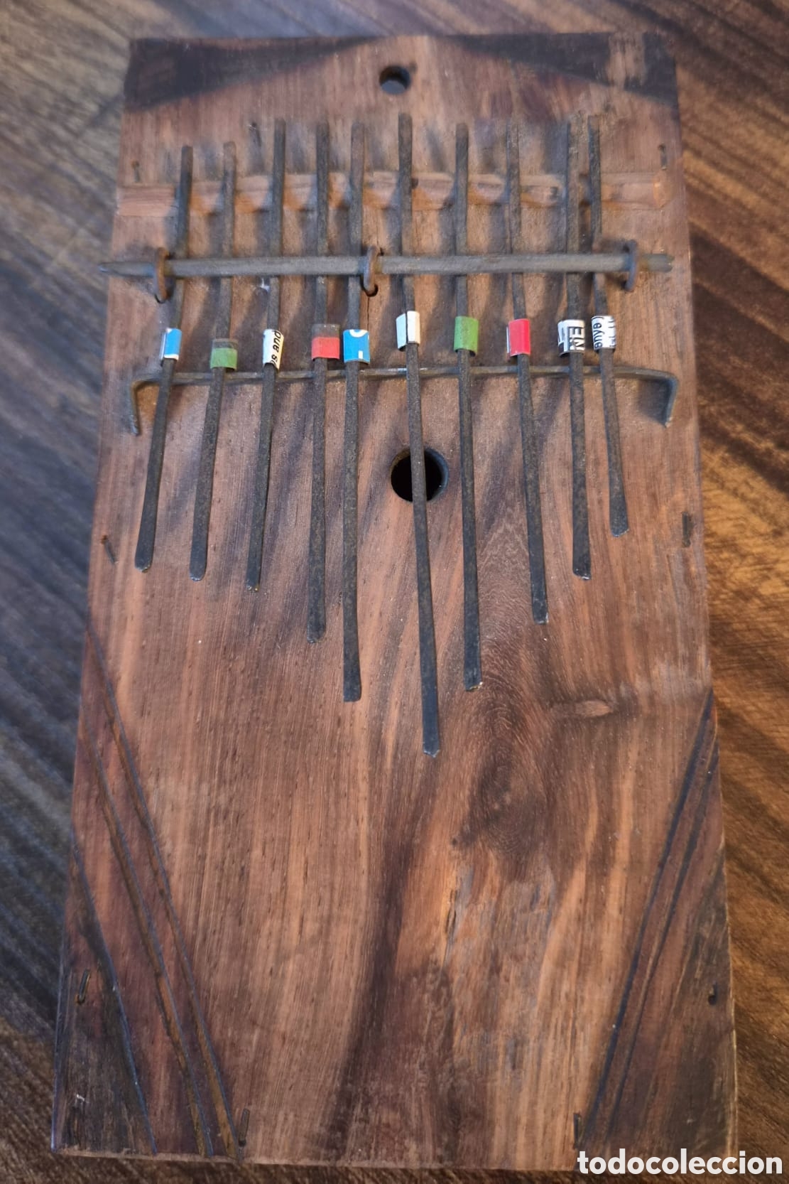 Arte: Antigua Kalimba / Mbira Africana Artesanal &ndash; Piano de Pulgar en Madera Maciza y Metal &ndash; Colecci&oacute;n
