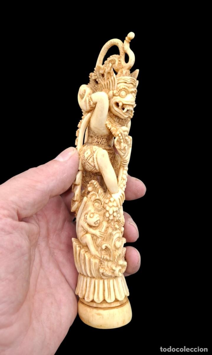 Arte: ESCULTURA MITOLOGICA TRADICIONAL DE INDONESIA EN HUESO TALLADO A MANO