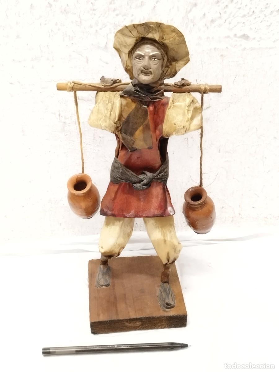 Arte: Figura Artesanal Mexicana Vintage, Aguador de Papel Mach&eacute; y C&aacute;ntaros de Barro.