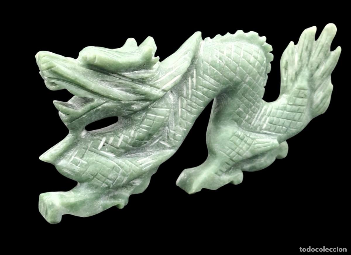 Arte: Figura china de Dragon tallado en aventurina o nefrita