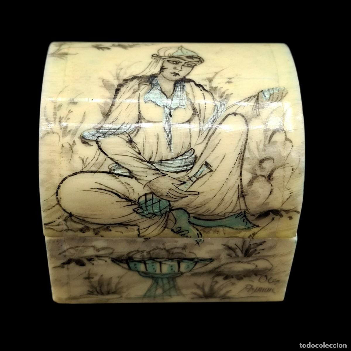 Arte: COFRE JOYERO EN HUESO PINTADO A MANO DE ISFAHAN