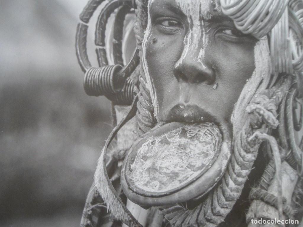 Arte: ARTE &Eacute;TNICO AFRICANO. PLATO / PLACA LABIAL MUJERES MURSI. ETIOP&Iacute;A. &Aacute;FRICA.