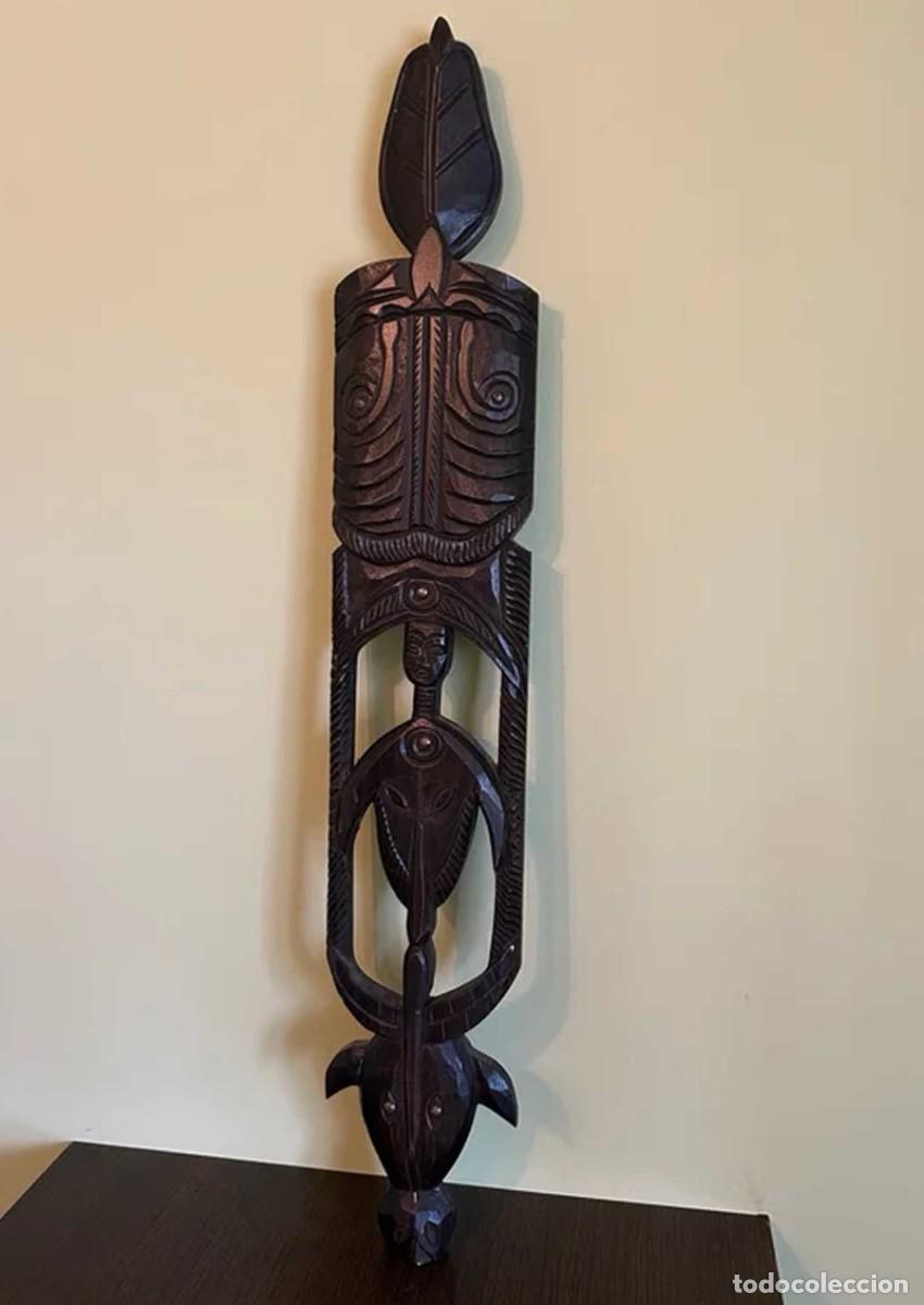 Arte: Totem para colgar de Papua Nueva Guinea. 80 x 14 cm