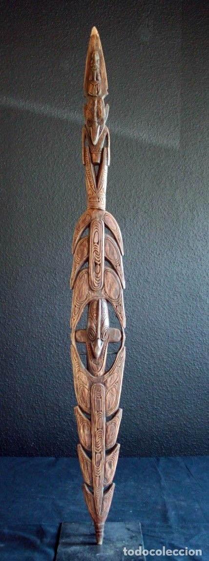 Arte: Lanza ceremonial de Papua Nueva Guinea. 125 x 14 cm