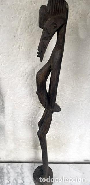 Arte: Antigua Estatua ritual Senufo tallada en madera. 72 cm