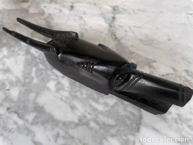 Arte: M&aacute;scara zoomorfa de casco Senufo tallada en madera. 22 cm