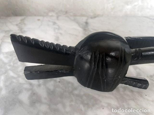 Arte: M&aacute;scara zoomorfa de casco Senufo tallada en madera. 22 cm