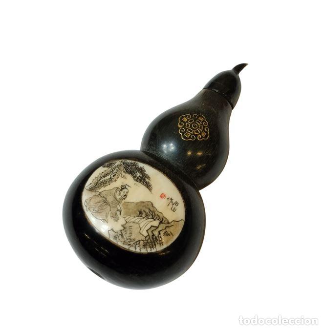 Arte: ANTIGUA SNUFF BOTTLE O TABAQUERA CON ESCENA DE SABIO TAO&Iacute;STA. RESINA. CHINA. SIGLOS XIX-XX