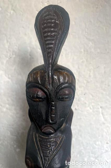 Arte: Estatua / Figura femenina de madera tallada estilo Tribal (&Eacute;tnico)