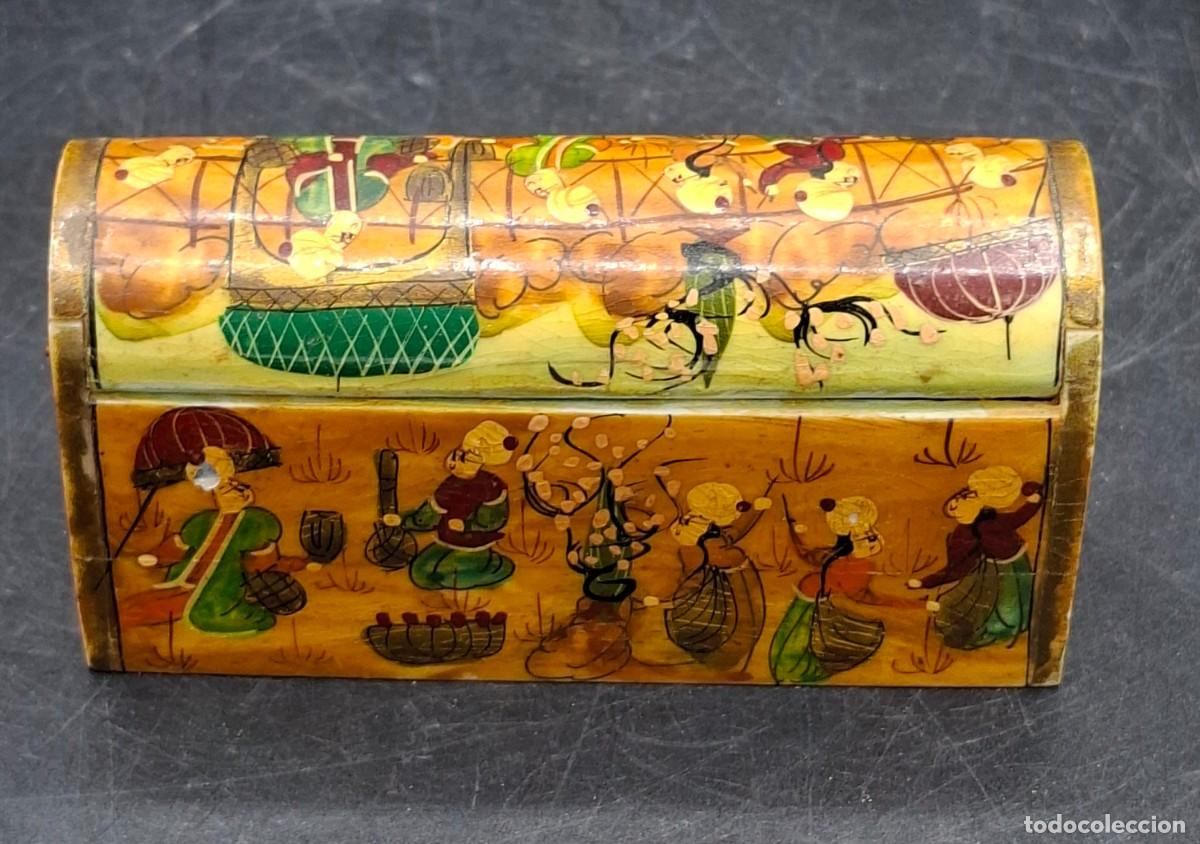 Kunst: Caja cofre persa en hueso y pintada a mano