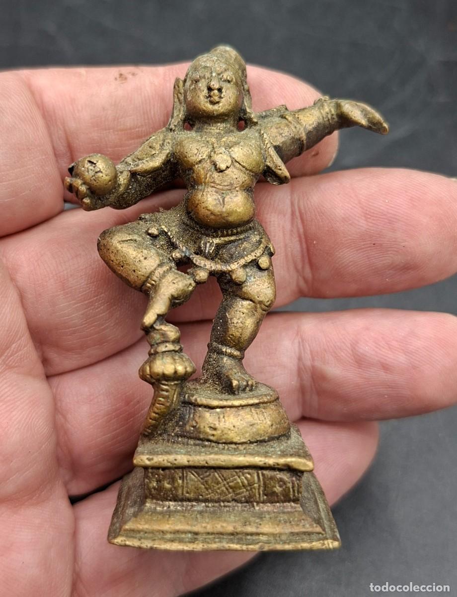 Kunst: Estatuilla de bronce para altar de Navanita Nritya Krishna