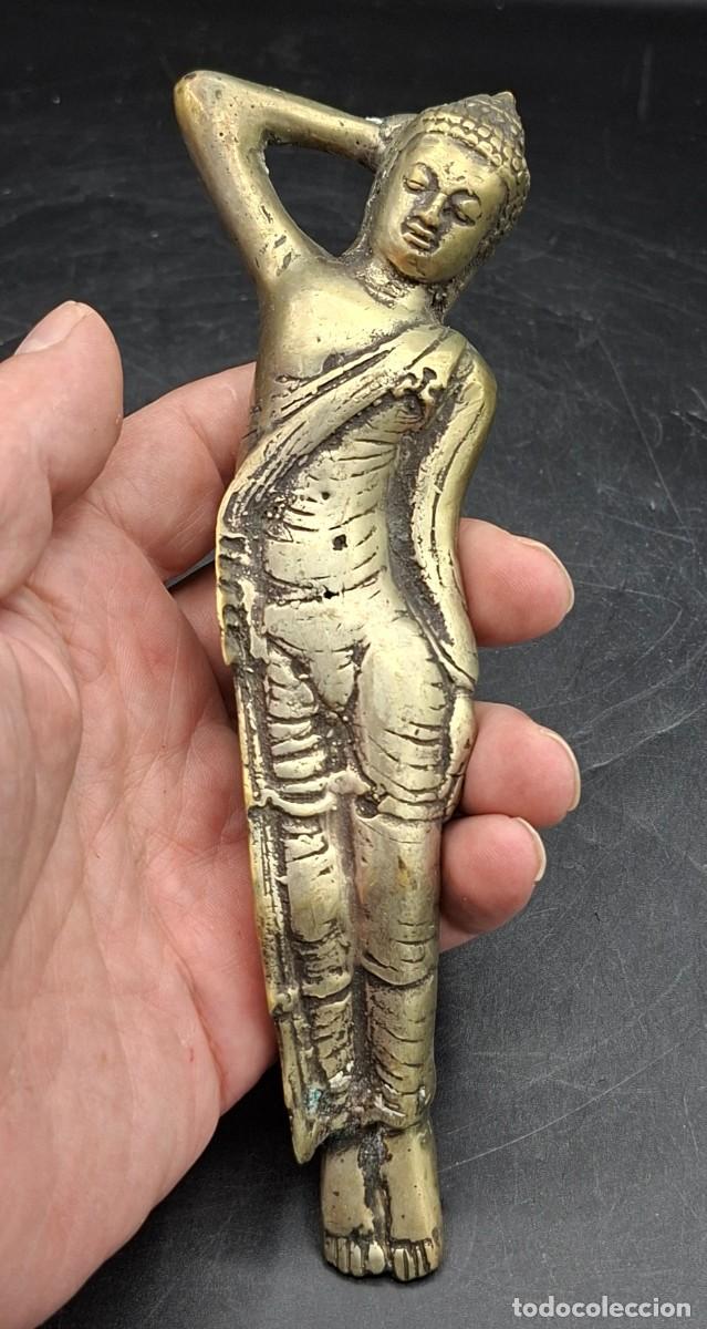 Kunst: Buda durmiente o Paranirvana en metal plateado