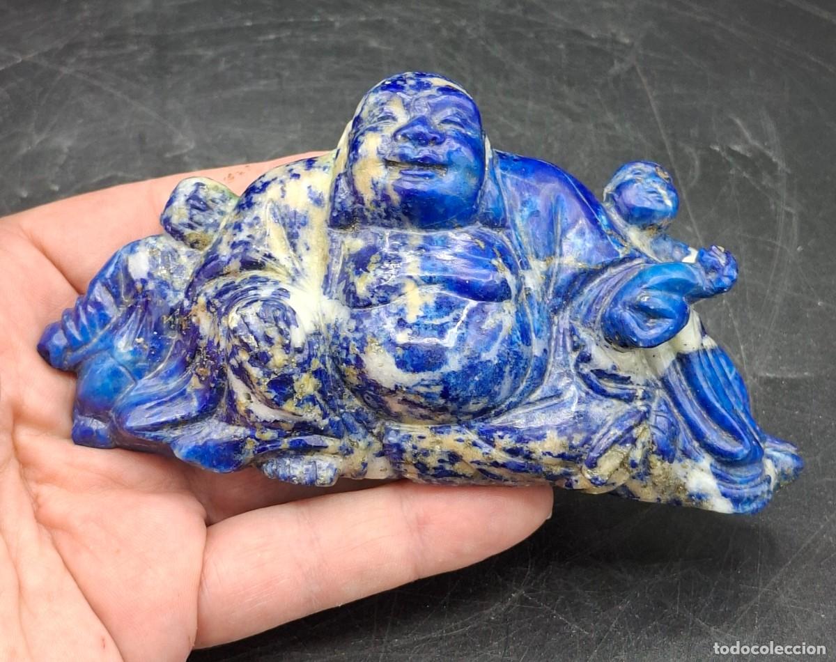 Kunst: Escultura de Buda sonriente con ni&ntilde;os tallado en lapislazuli