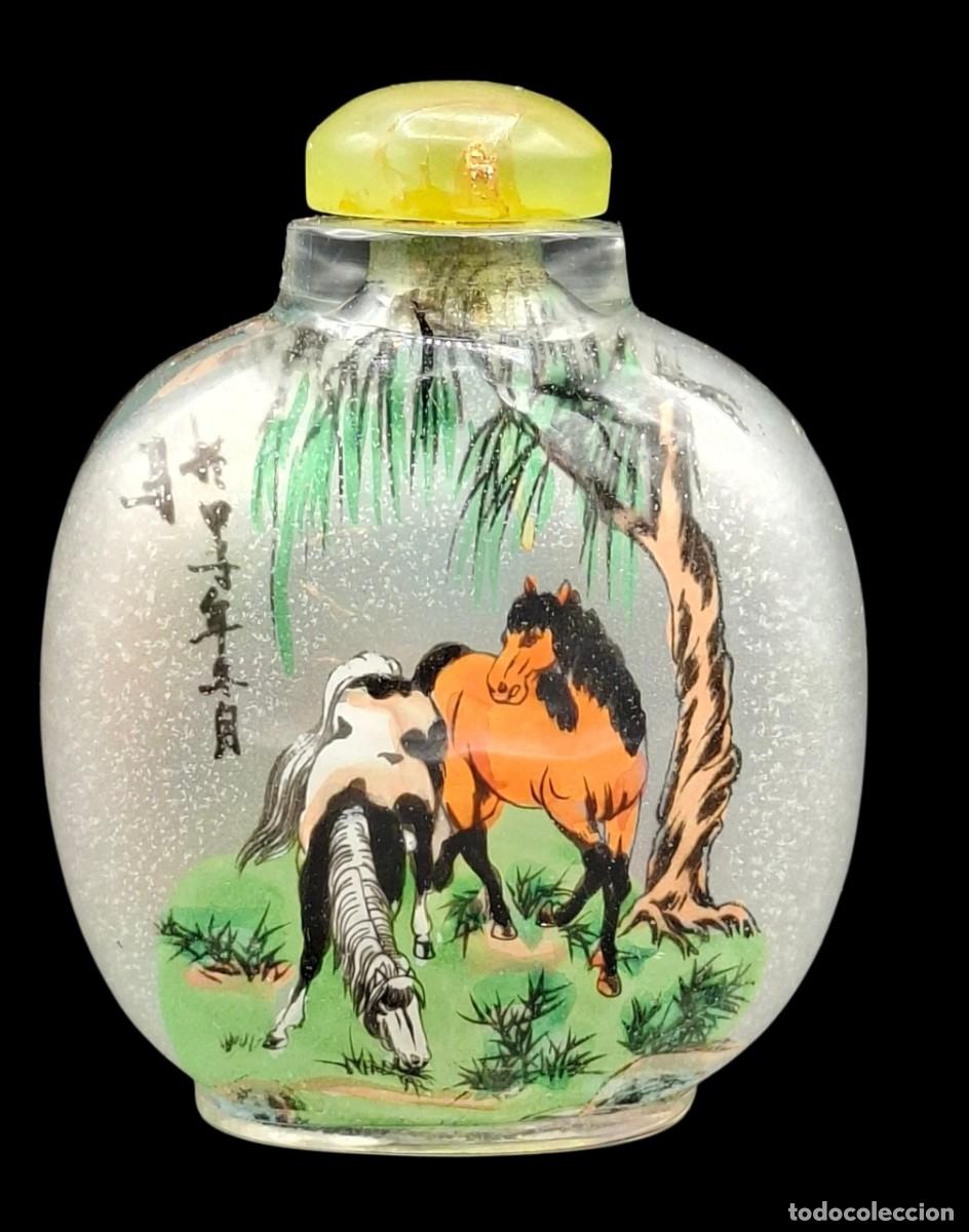 Arte: Snuff bottle chino pintado a mano con tigre y caballo