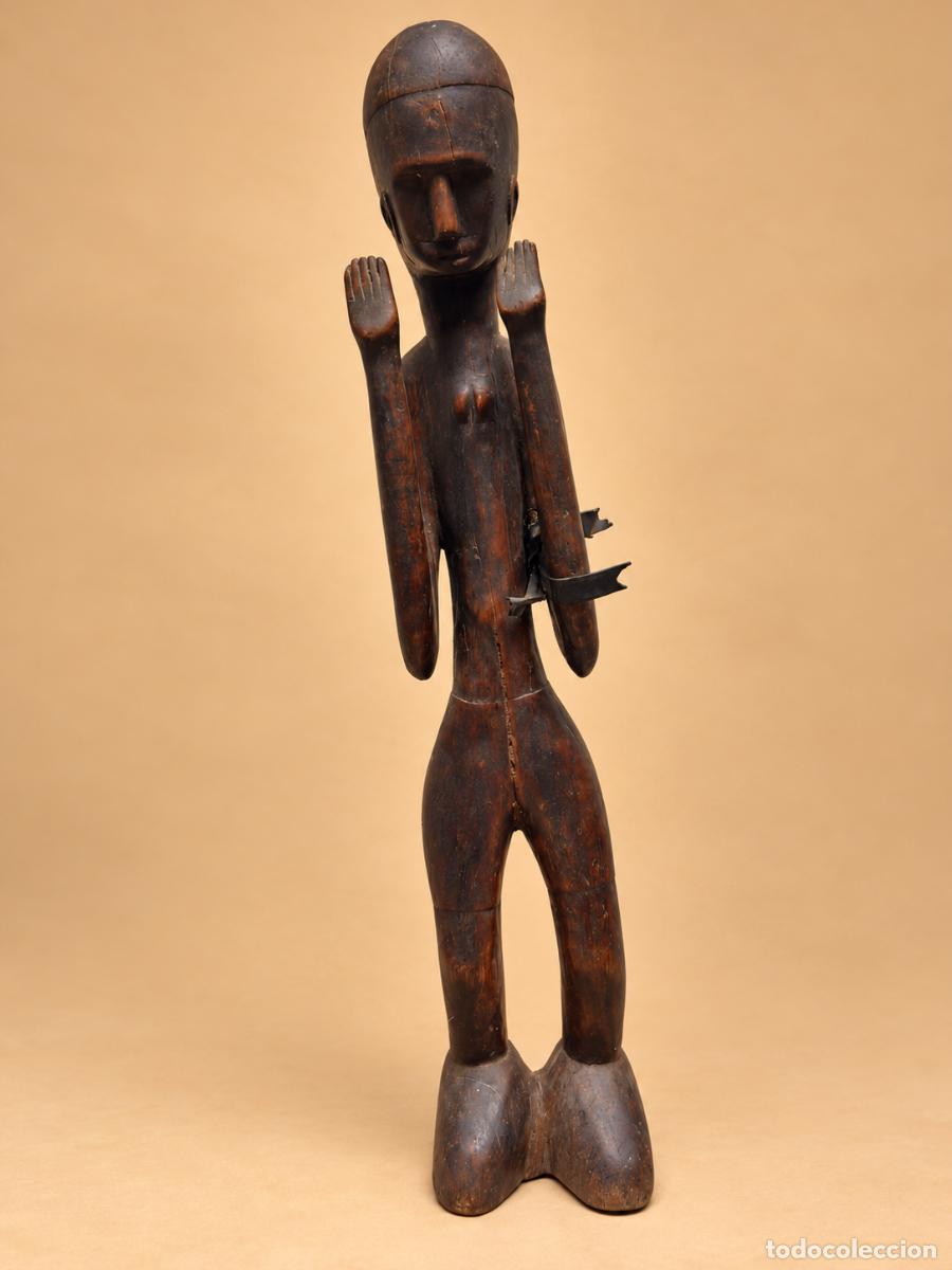 Arte: Escultura fetiche africana en madera