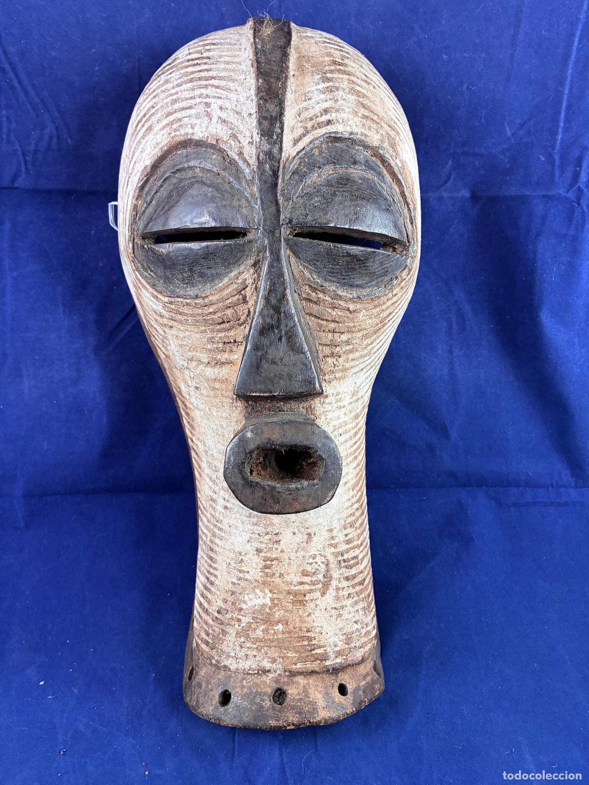 Arte: M&aacute;scara africana antigua estilo Kifwebe Songye Congo, madera tallada, siglo XX