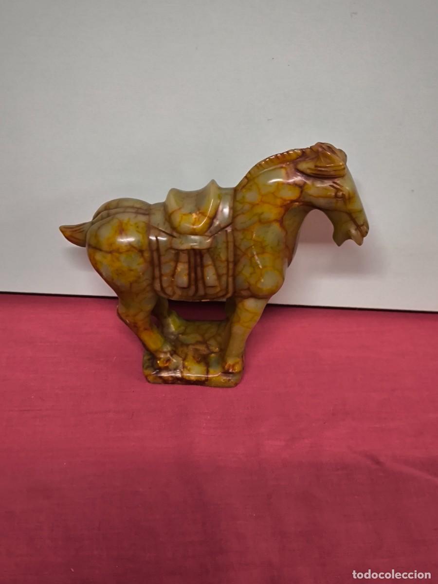 Arte: CABALLO CHINO REALIZADO EN JADE ESTILO TANG.
