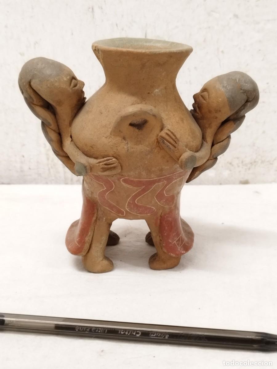 Arte: Antigua vasija de figura o escultura de cer&aacute;mica. Tipo precolombina de mediados sg. XX.